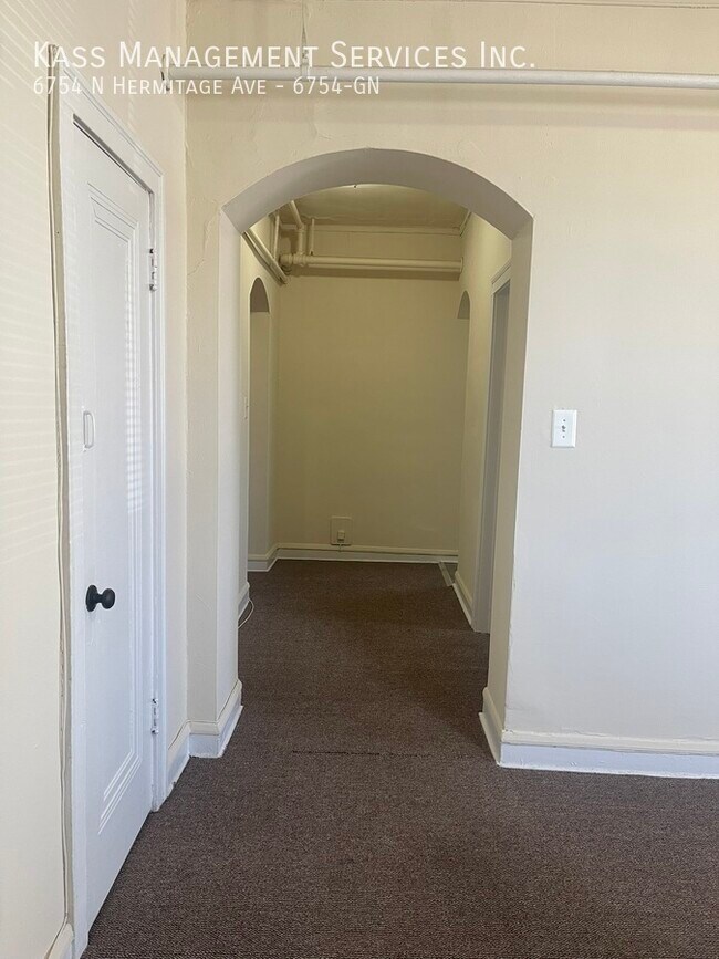 Building Photo - Bright Spacious Garden Unit in Rodgers Par...