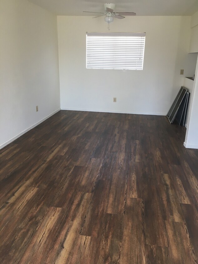Foto principal - 1018 W Goshen Ave