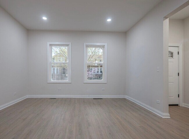 Foto del edificio - 7047 S Princeton Ave