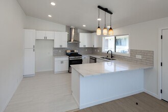 Building Photo - 34101 El Encanto Ave