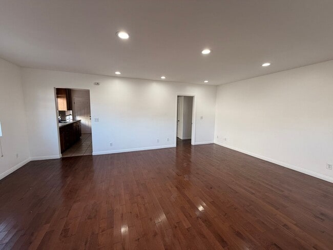 Building Photo - 3bed / 2 bath House for Rent in Monterey Park!