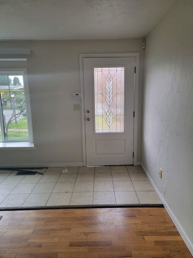 Foto del edificio - 10617 Westwood Dr SW