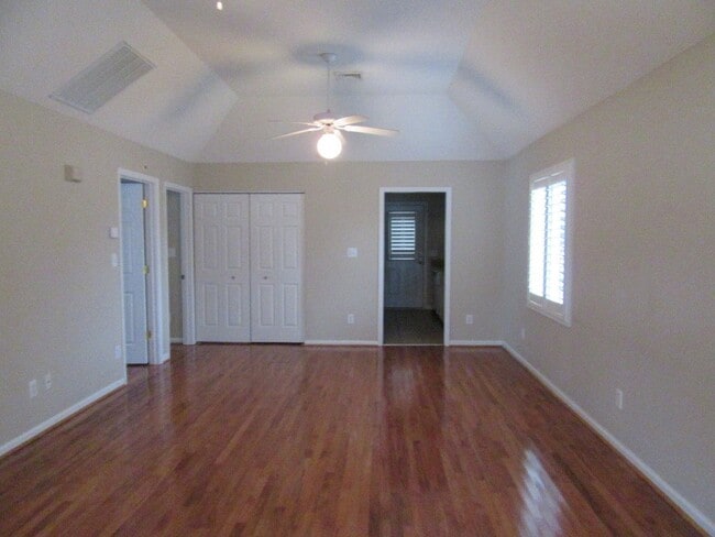 Building Photo - 937 Tiffany Ln