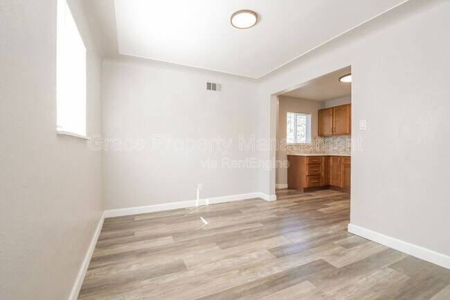 Building Photo - 1281 Victor St