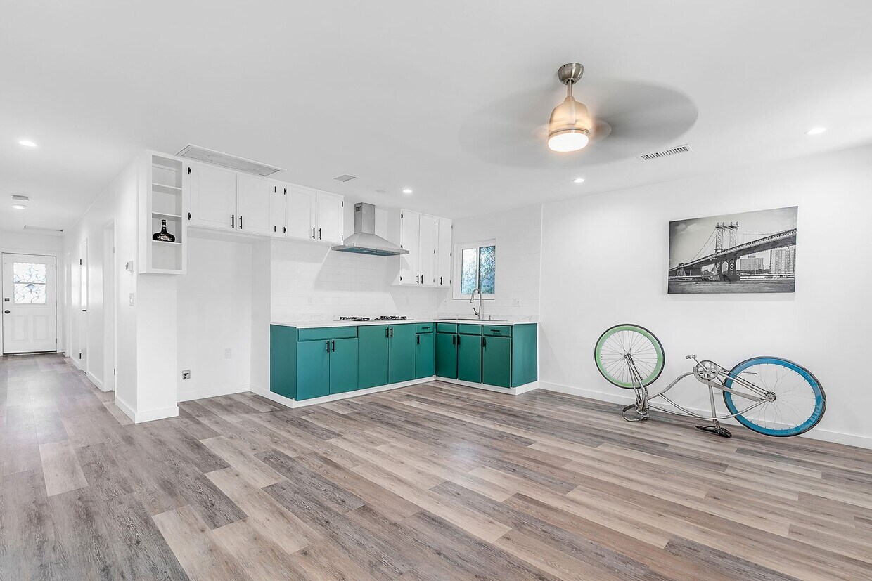 Primary Photo - Beautiful newly remodeled modern 2 Bed + 2...