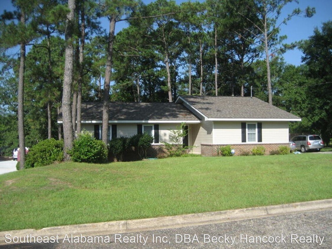 Primary Photo - 3 br, 2 bath House - 103 Karen Dr