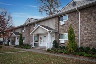 Building Photo - 100 Friendly Ct