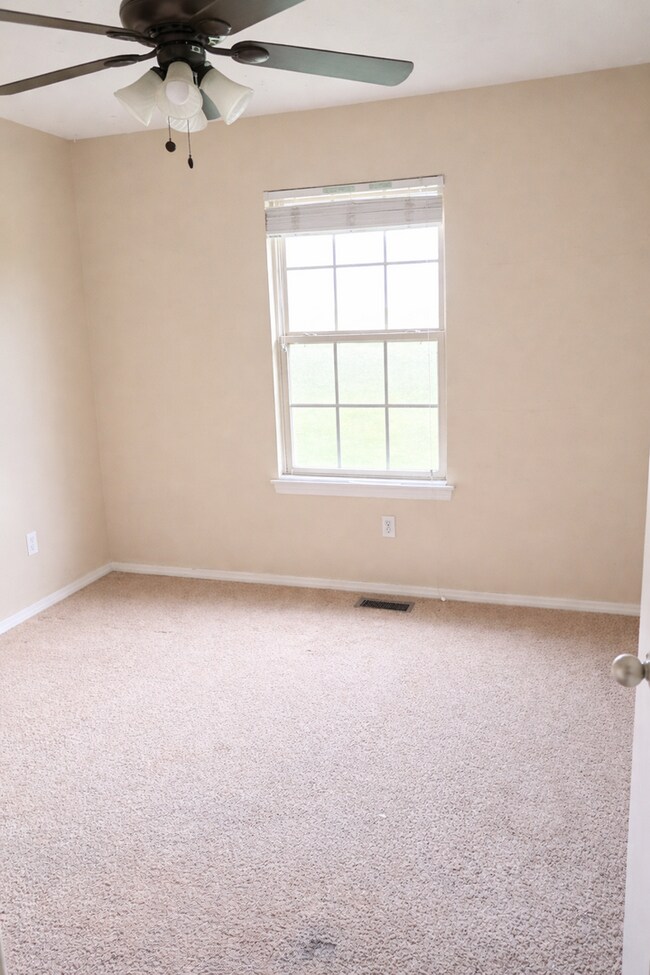 Foto del edificio - Spacious 3 Bed, 2 Bath Duplex in Prime Ozark Location