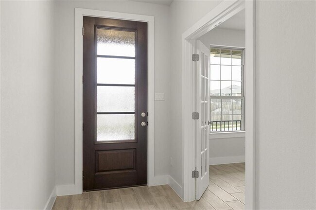 Building Photo - 208 Castlefields St
