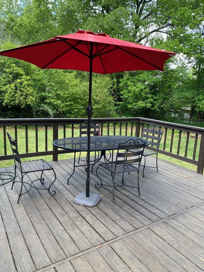 Foto del edificio - 1160 Saratoga Rd