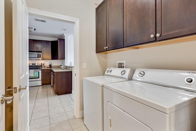 Foto del edificio - 925 Ingleside Ave