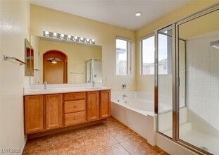 Building Photo - 10739 Manchester Park Dr