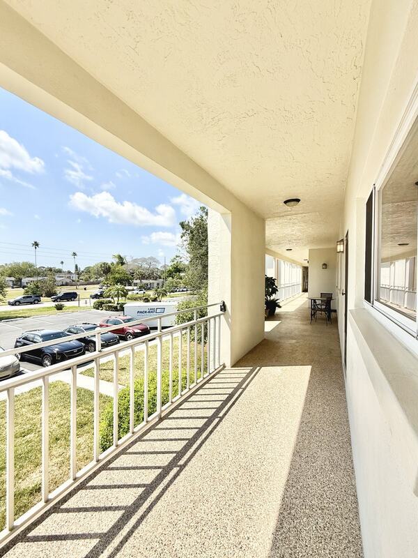 Foto del edificio - 4595 Chancellor St NE