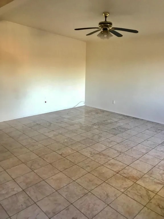 Building Photo - HOUSE FOR RENT