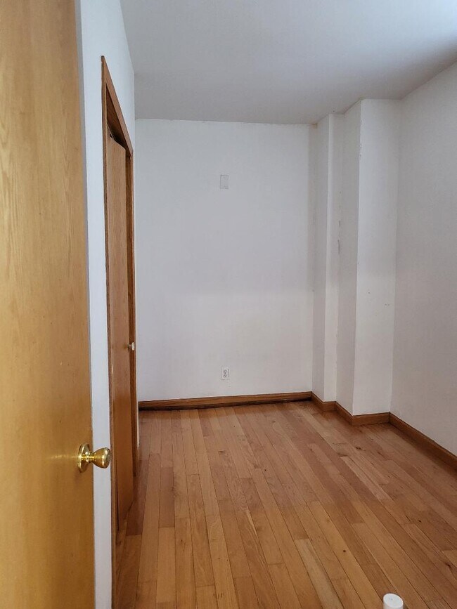 Foto del edificio - 2843 S Archer Ave