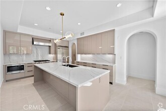 Building Photo - 48 Talmont