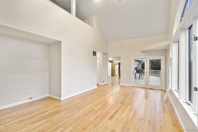 Building Photo - 17 Valley Dr