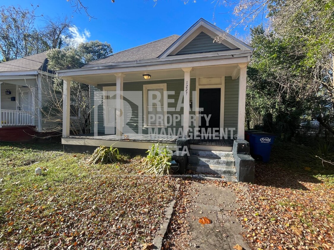 Primary Photo - Beautiful Two Bedroom Home in Historic Bea...