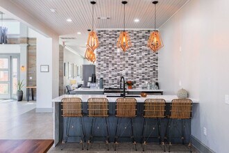 Building Photo - Belrose