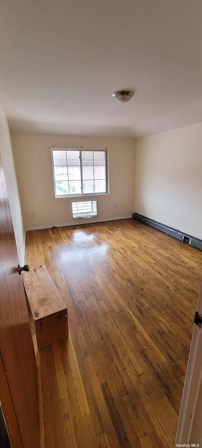 Foto del edificio - 945 E 57th St