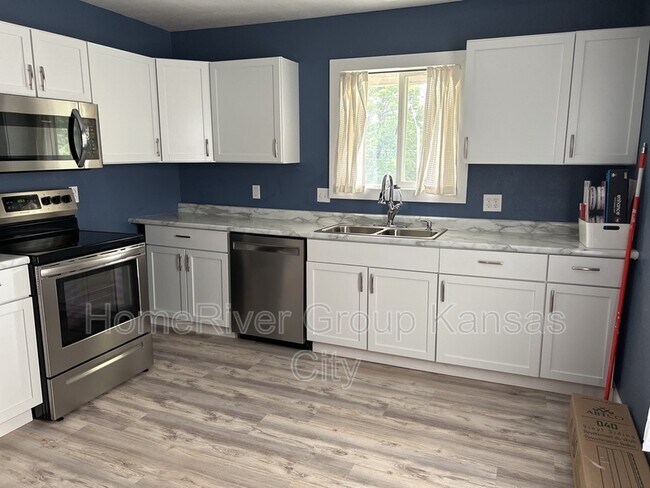 Foto del edificio - 3721 Woodland Ave