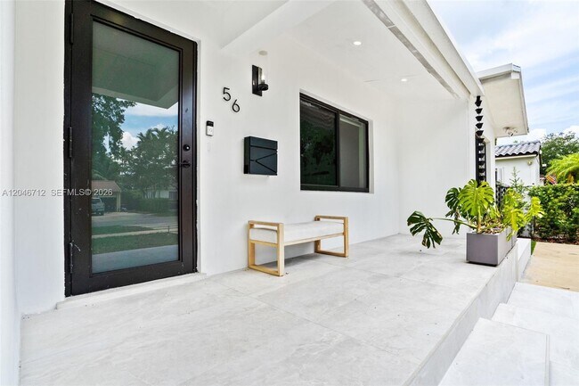 Building Photo - 56 Whitethorn Dr