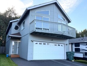 Building Photo - 8140 Queen Victoria Dr