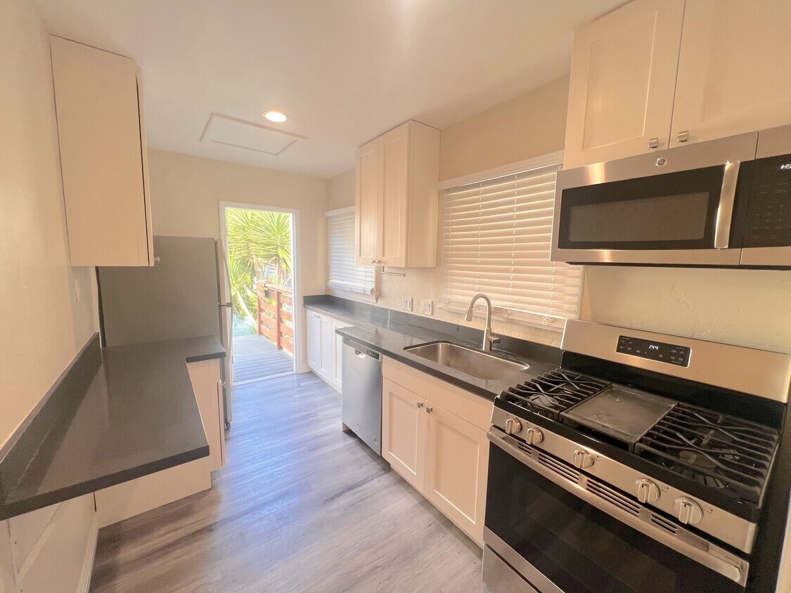 Foto principal - 2053 Pierpont Blvd