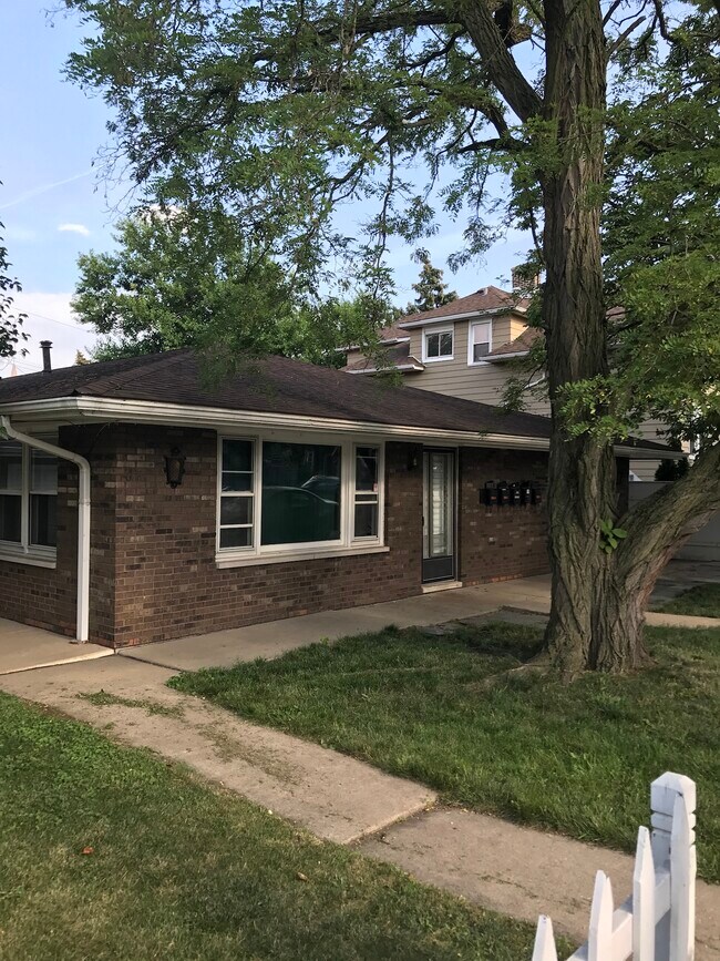 Building Photo - 4319 Hohman Ave