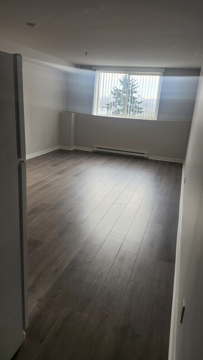 Photo du bâtiment - 3683 E Hastings St