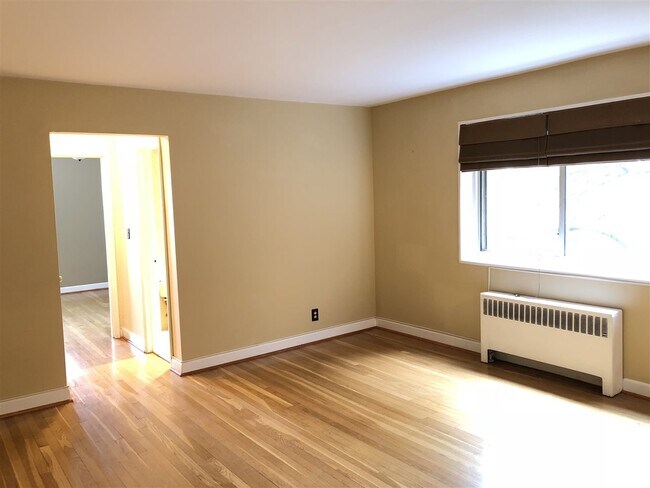 Building Photo - 210 Woodcliff Ave