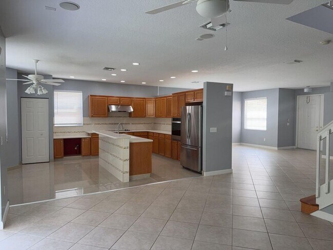 Building Photo - 1510 Running Oak Ln