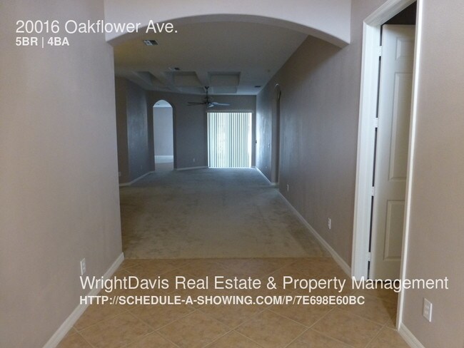 Foto del edificio - 20016 Oakflower Ave