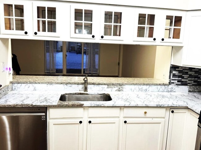 Building Photo - 2528 Bordeaux Ln