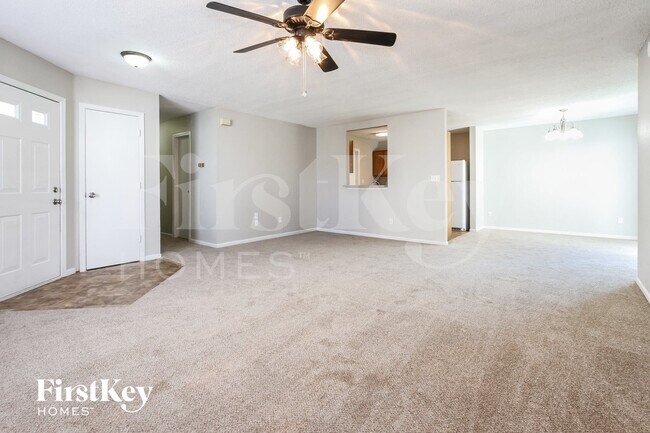 Building Photo - 7608 Lake Vista Ln