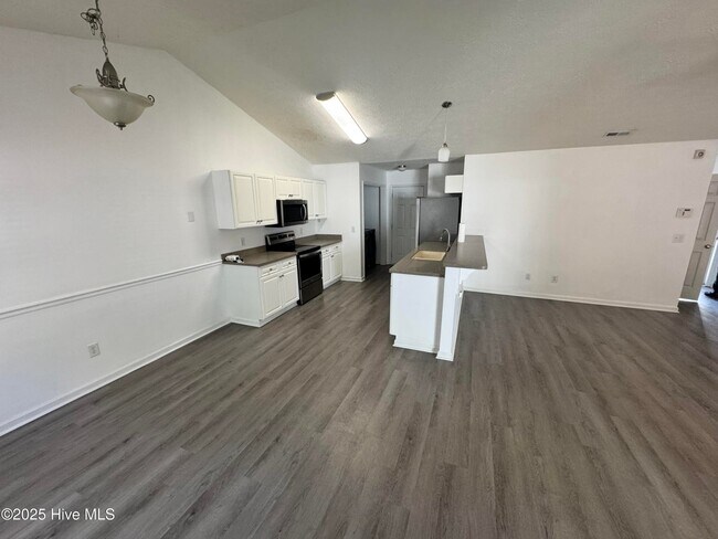 Foto del edificio - 103 Jasmine Ln