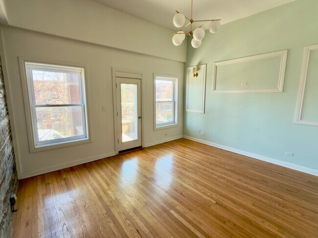 Foto del edificio - 4724 N Troy St