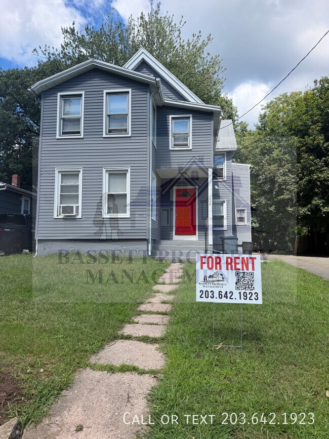 Building Photo - 135 York St