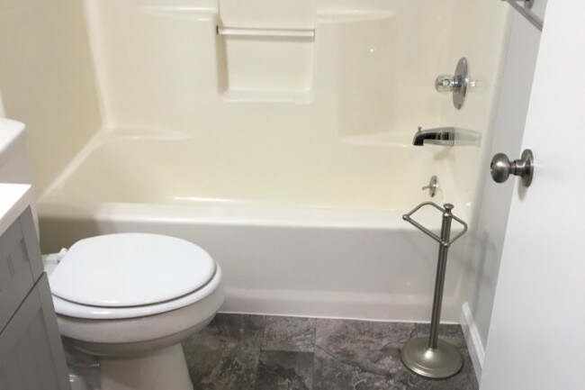 Baño - 259 Ritchie Ave