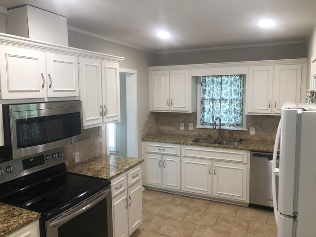 Building Photo - 4113 Acacia Dr