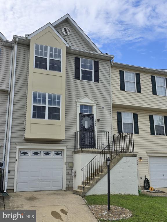 Building Photo - 6328 S Lake Ct