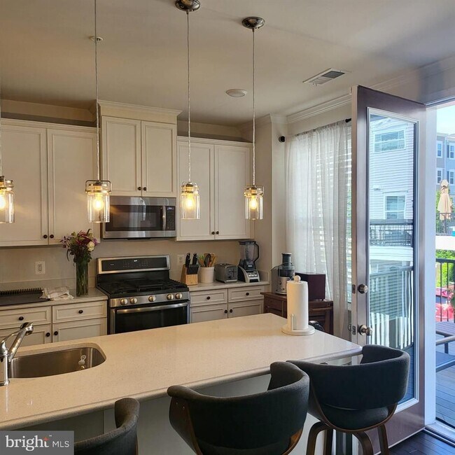 Foto del edificio - Welcome to your new home in the heart of Loudon County, VA!