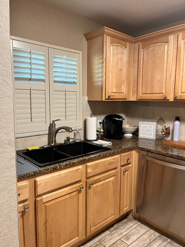 Kitchen - 6150 Gulfport Blvd S