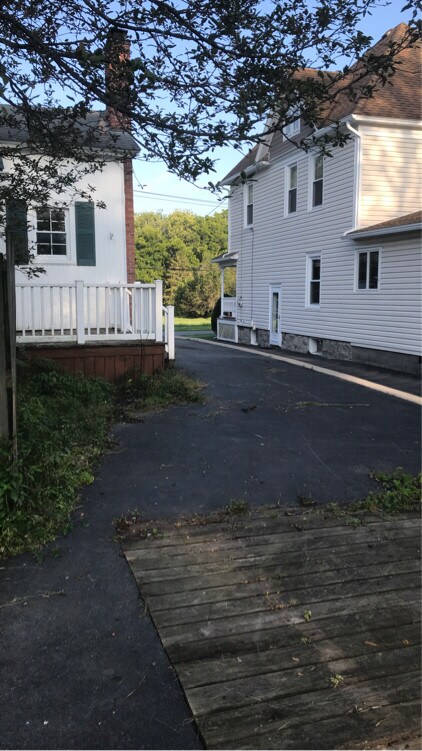 Building Photo - 136 Dunning Ave