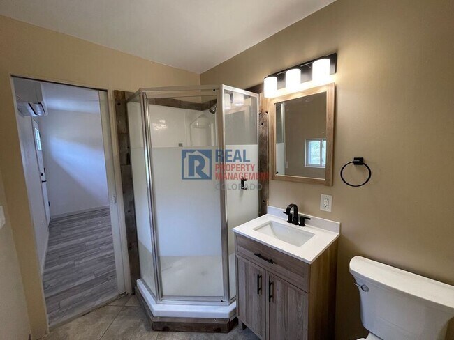 Foto del edificio - 11901 Haskel Creek Rd