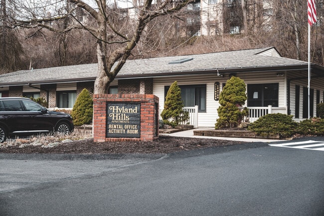 Building Photo - Hyland Hills