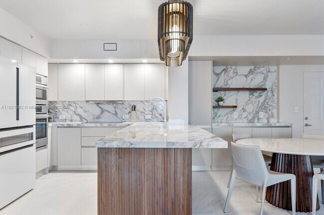 Building Photo - 2080 S Ocean Dr