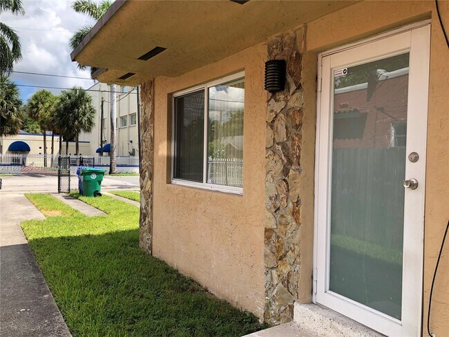 Foto del edificio - 220 NW 46th St