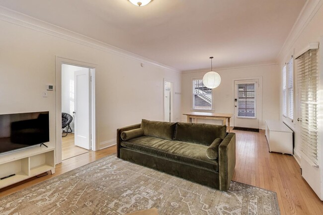 Building Photo - 1632 Wesley Ave