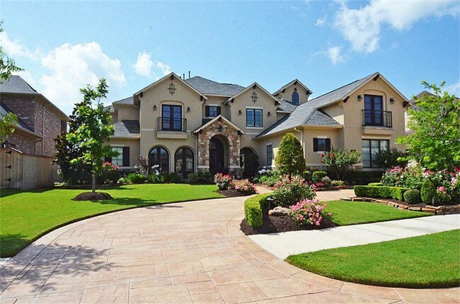 Building Photo - 27707 Charter Lake Ln